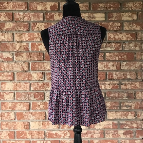 GAP Sleeveless Pullover Top - Picture 4 of 6